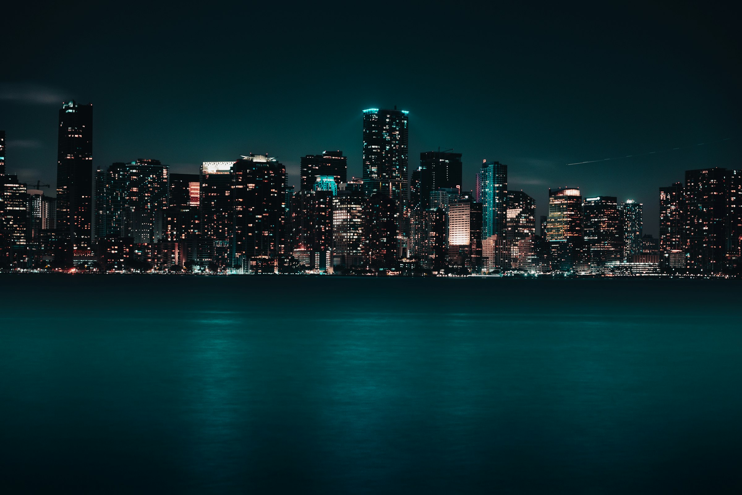Skyline de Miami de noche